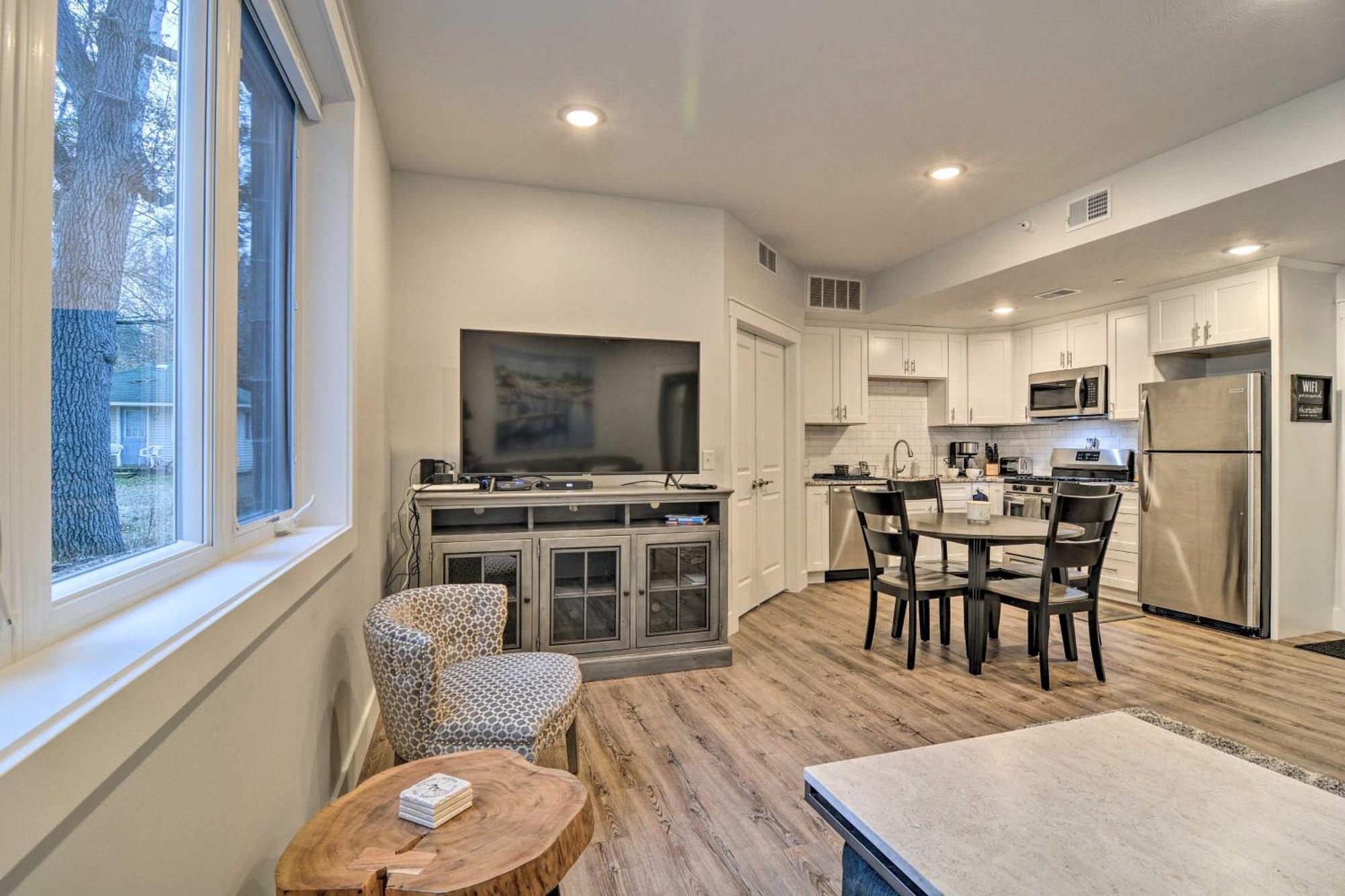 Modern Traverse City Condo About 1 Mi To Bay! Zewnętrze zdjęcie