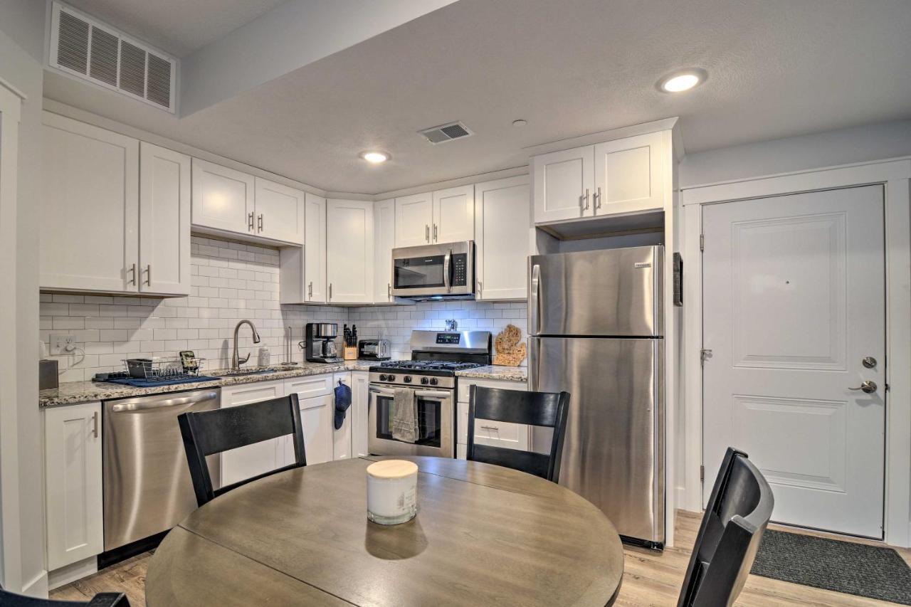 Modern Traverse City Condo About 1 Mi To Bay! Zewnętrze zdjęcie