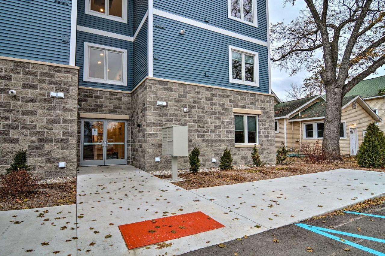 Modern Traverse City Condo About 1 Mi To Bay! Zewnętrze zdjęcie