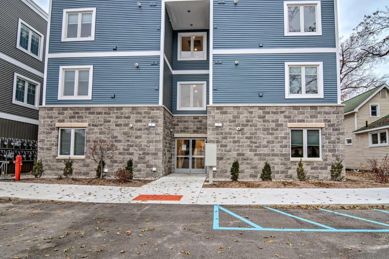 Modern Traverse City Condo About 1 Mi To Bay! Zewnętrze zdjęcie