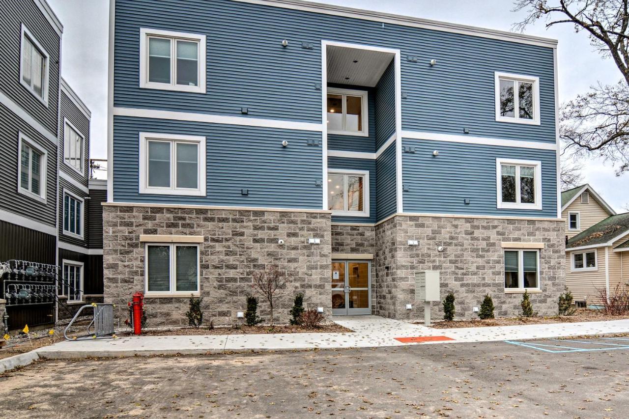Modern Traverse City Condo About 1 Mi To Bay! Zewnętrze zdjęcie